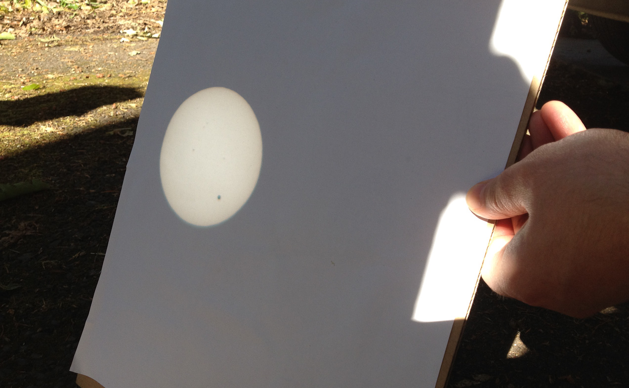  June 05, 2012 - 2012 solar transit of Venus via projection through binoculars