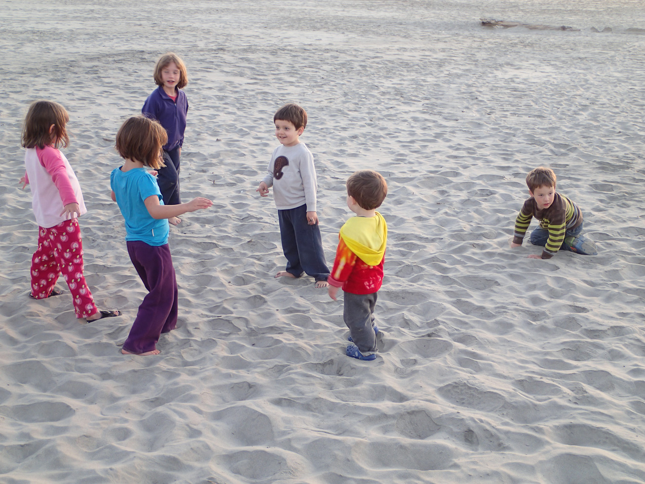  September 01, 2012 - The kids were playing a freeze-game. Simon joined in and figured out the basic rules.